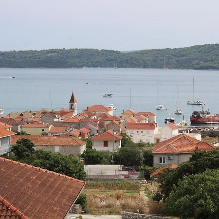 Lux Apartman S Pogledom Na More Trogir Eksteriør bilde