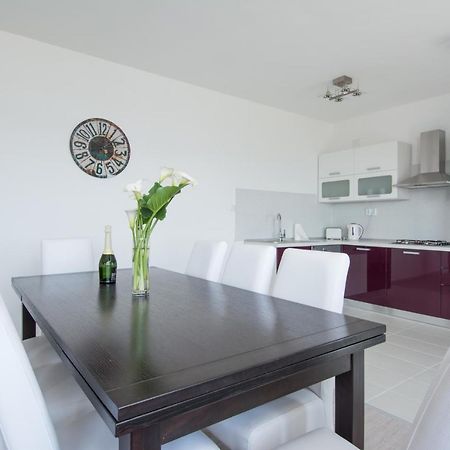 Lux Apartman S Pogledom Na More Trogir Eksteriør bilde