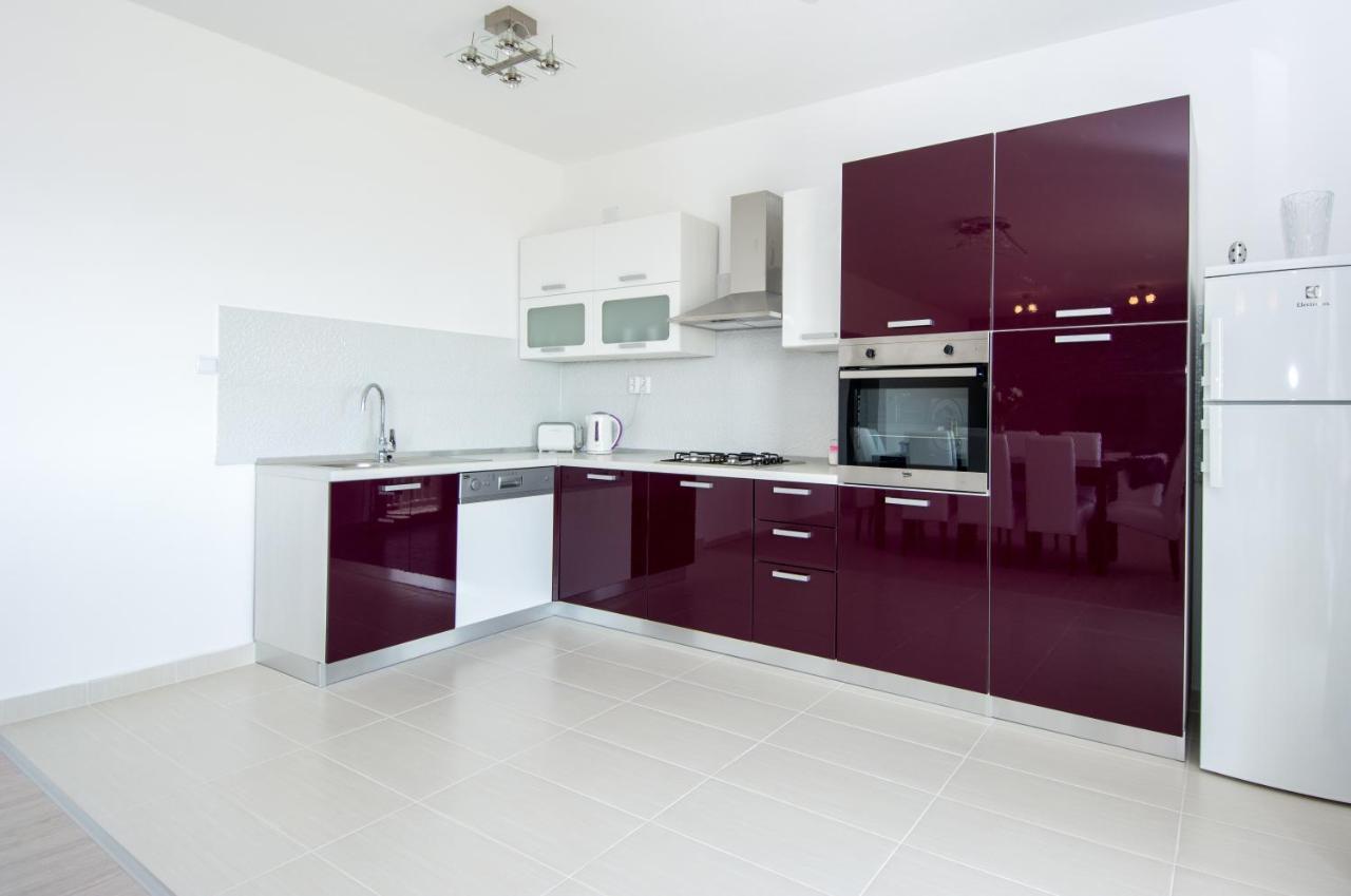 Lux Apartman S Pogledom Na More Trogir Eksteriør bilde